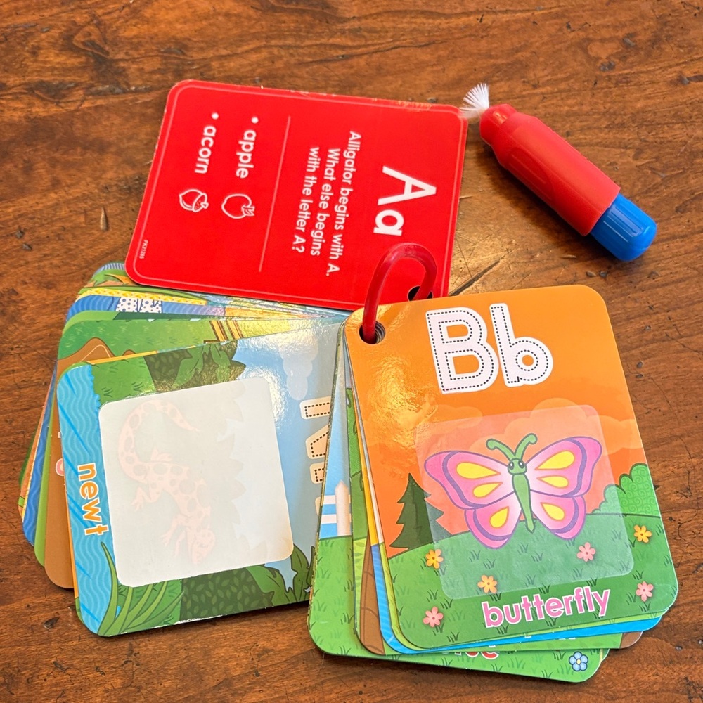Water Reveal Alphabet Animal Flashcards with Water Marker